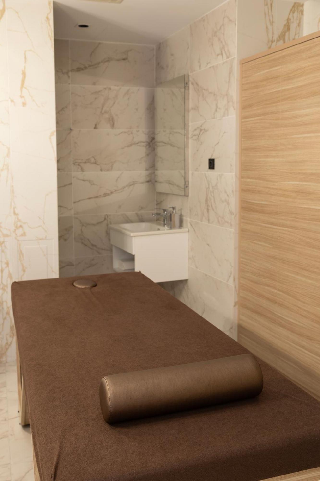 Hallmark Hotel & Spa Istanbul Exterior foto