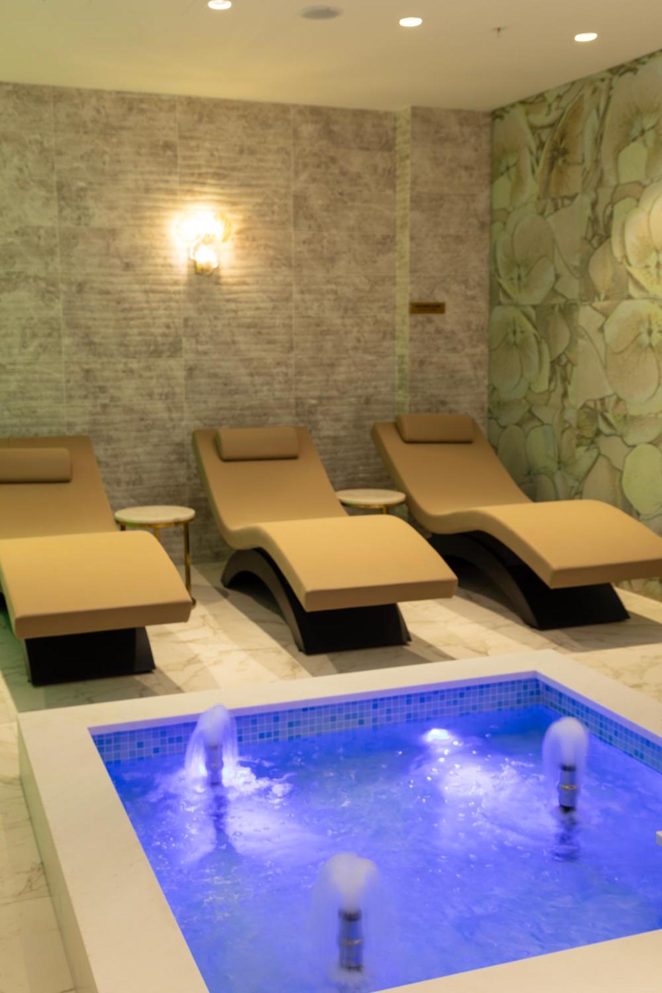 Hallmark Hotel & Spa Istanbul Exterior foto